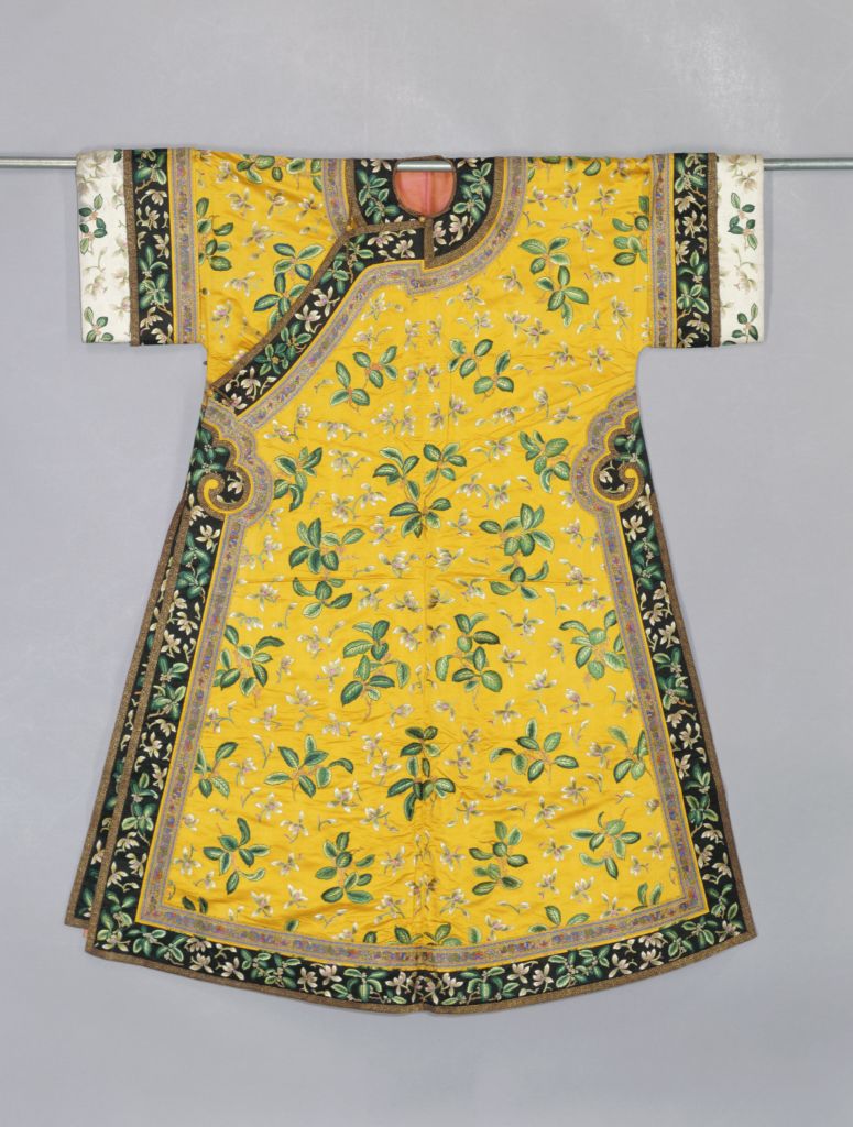 图片[1]-Bright yellow satin embroidered Lan Gui Qi Fang style ‘0611’ clothing-China Archive